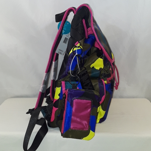 Steve Madden Cardi Drawstring Flap Backpack - Picture 5 of 8